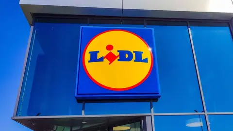 Lidl busca nuevas formas de decorar el ba&ntilde;o, apostando por la est&eacute;tica r&uacute;stica y original de estos muebles en efecto roble