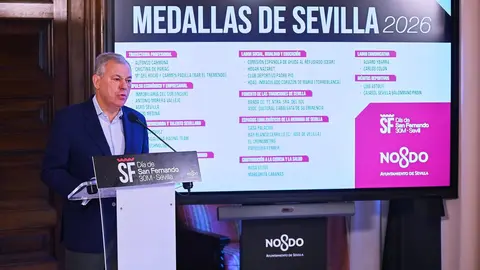 Jos&eacute; Luis Sanz, informa de la propuesta de Honores y Distinciones de la Ciudad de Sevilla 2026 | Salvador L&oacute;pez Medina