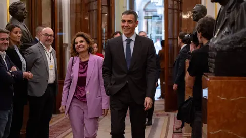 Mar&iacute;a Jes&uacute;s Montero y Pedro S&aacute;nchez