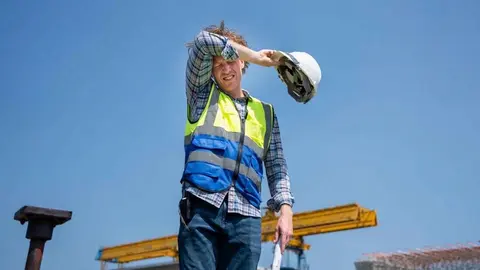 Sevilla alcanzar&aacute; los 39 grados antes de activar la jornada intensiva en la construcci&oacute;n