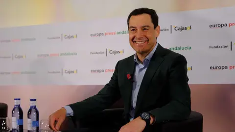 Juanma Moreno ve &ldquo;bastante dif&iacute;cil&rdquo; que Pedro S&aacute;nchez acabe la legislatura