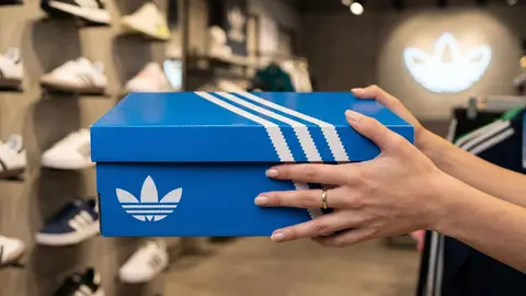 Las Adidas Courtwave parecen pensadas para el minimalismo que no se pasa de moda