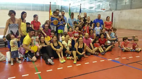 55 ni&ntilde;os y ni&ntilde;as de 3 a 5 a&ntilde;os de la Escuela de Psicomotricidad