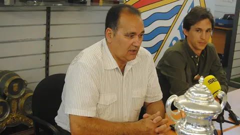 Presentaci&oacute;n Alberto Pi&ntilde;ero con el Xerez CD | Imagen de Manuel Jes&uacute;s Ruiz