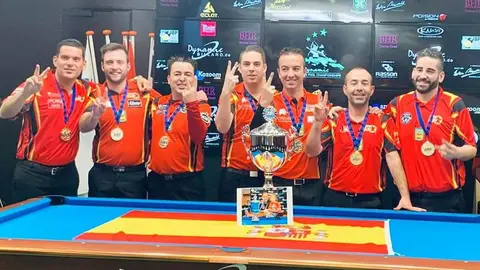 Juan Antonio Pina a la izquierda de la imagen