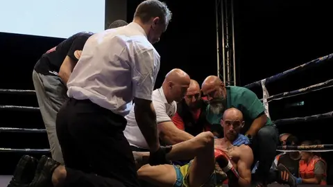 CAMPEONATO DEL MUNDO DE MOAY THAY PESO PLUMA WBC, ENTRE EL ESPA&Ntilde;OL CARLOS COELLO Y EL FRANCES DARREN ROLLAND, EN EL ESTADIO RAMON DE CARRANZA