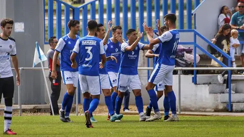 Los xerecistas celebran uno de los goles en la Juventud | Foto: xerezdfc.com