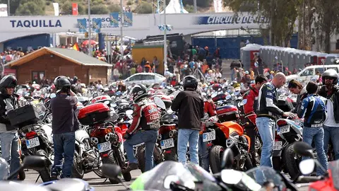 P&uacute;blico en la entrada del Circuito de Jerez-&Aacute;ngel Nieto
