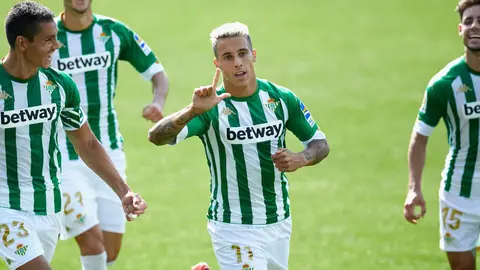 Cristian Tello celebra un gol con el Real Betis
