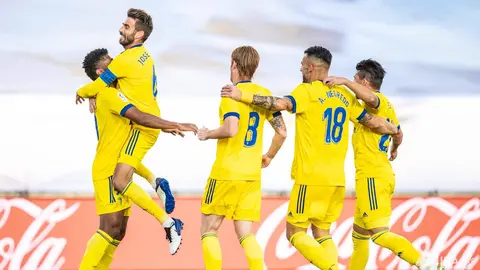 El C&aacute;diz CF celebra el gol del Choco Lozano