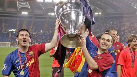 Messi e Iniesta levantan la Champions League