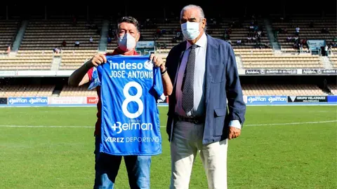 El Xerez Deportivo FC homenajea a Jos&eacute; Antonio Garrido