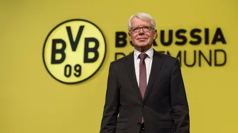 Un equipo de veteranos, con el presidente del Borussia Dortmund a la cabeza jugar&aacute; en Jerez