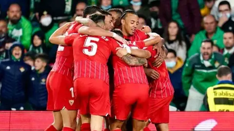 Gol de Acu&ntilde;a en el Real Betis - Sevilla FC