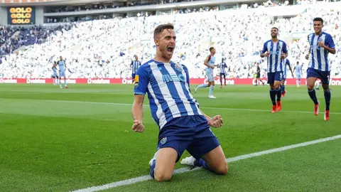 Toni Mart&iacute;nez podr&iacute;a ser el delantero que busca el C&aacute;diz CF