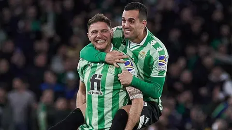 Joaqu&iacute;n y Juanmi celebrando el pase a la final de la Copa del Rey | Salvador L&oacute;pez para El MIRA