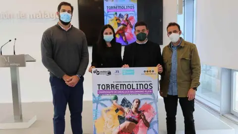 Acto de presentaci&oacute;n del III Torneo Femenino de Balonmano Playa de Torremolinos, en la Diputaci&oacute;n de M&aacute;laga
