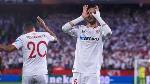 En-Nesyri en el Sevilla FC - Manchester United | Salvador L&oacute;pez Medina para El MIRA