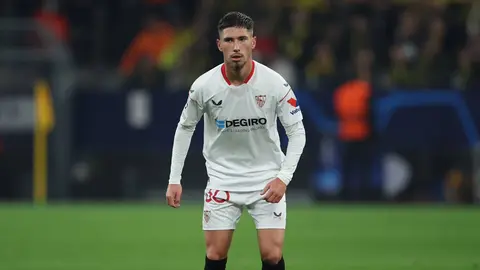 Jos&eacute; &Aacute;ngel Carmona, jugador del Sevilla FC