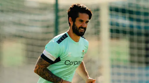 Isco en su primer entrenamiento con el Real Betis