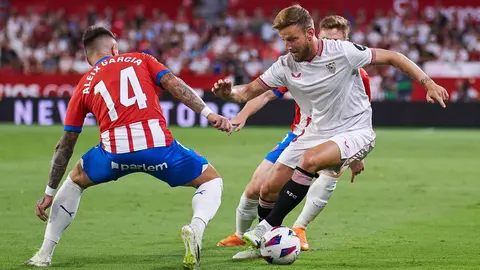 Rakitic en el Sevilla FC - Girona | Salvador L&oacute;pez Medina para El MIRA