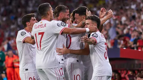 Gol de Ocampos en el Sevilla FC - Lens | Salvador L&oacute;pez Medina para El MIRA