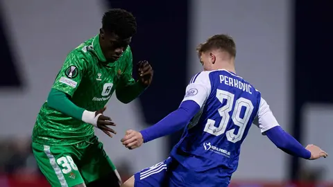 Assane Diao en el Dinamo Zagreb - Real Betis | Foto: RBB