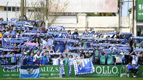 Afici&oacute;n del M&aacute;laga CF durante el partido ante el Atl&eacute;tico Sanluque&ntilde;o