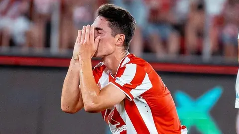 Sergio Arribas se lamenta durante un partido de la UD Almer&iacute;a