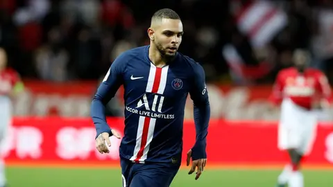 Layvin Kurzawa, el jugador del PSG que le interesa al Real Betis