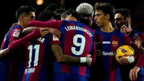 Varios jugadores del FC Barcelona celebran un gol en la presente temporada