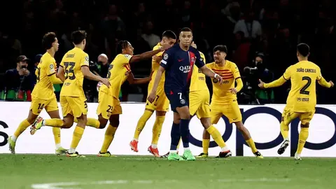 Los jugadores del FC Barcelona celebran uno de los goles anotados ante el PSG de Kylian Mbapp&eacute;
