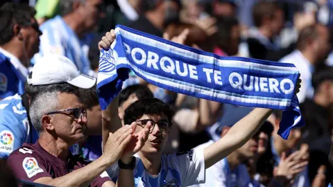 Aficionados del M&aacute;laga CF en el estadio La Rosaleda