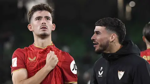 Kike Salas e Isaac Romero en el Real Betis - Sevilla FC | Foto: SFC