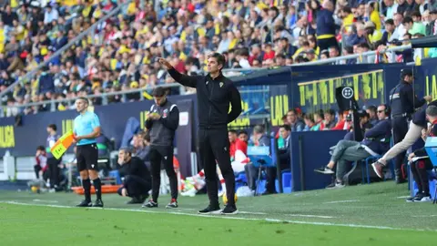 Mauricio Pellegrino durante un partido del C&aacute;diz CF en el Nuevo Mirandilla