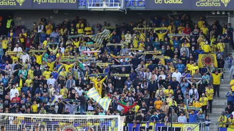 Brigadas Amarillas, el sector m&aacute;s ruidoso y animado de la afici&oacute;n del C&aacute;diz CF
