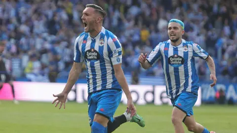 Lucas P&eacute;rez celebra el gol que le dio el ascenso al Deportivo de La Coru&ntilde;a