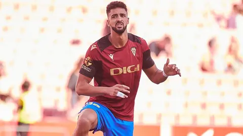 Chris Ramos en el calentamiento previo al Sevilla FC - C&aacute;diz CF | Salvador L&oacute;pez Medina para El MIRA