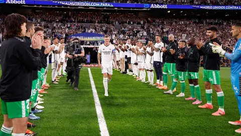 Pasillo de despedida a Toni Kroos en el Real Madrid - Real Betis | Foto: Real Madrid