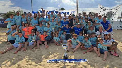 Alev&iacute;n Xerez Roansa de f&uacute;tbol playa