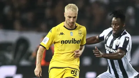 Loren Mor&oacute;n, delantero del Aris Sal&oacute;nica que podr&iacute;a fichar por el C&aacute;diz CF