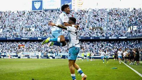 Roberto Fern&aacute;ndez y Kevin Medina en el estadio La Rosaleda. M&aacute;laga CF 2-1- Celta Fortuna