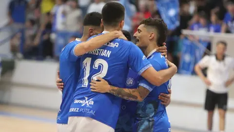 Los jugadores del Xerez Toyota Nimauto celebran un gol en el Ruiz Mateos | &Aacute;. Richarte