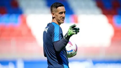 Edgar Badia, cancerbero del Elche CF que se encuentra cedido en el Real Zaragoza y que podr&iacute;a fichar por el C&aacute;diz CF