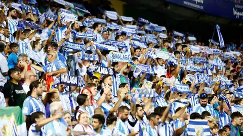 Aficionados del M&aacute;laga CF en el Estadio La Rosaleda