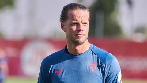 Nyland, novedad en el entrenamiento del Sevilla FC | Salvador L&oacute;pez Medina para El MIRA