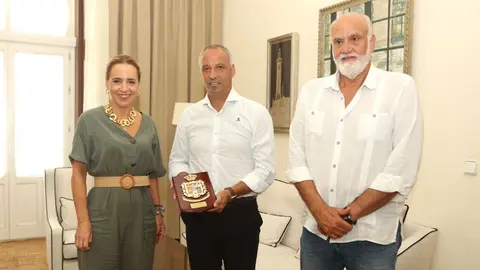 Almudena Mart&iacute;nez, Antonio Vadillo y Javier Vidal
