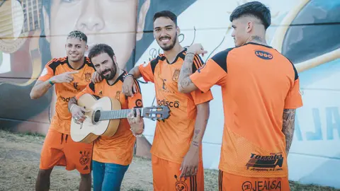 El Canijo de Jerez con la camiseta del Xerez CD - Twitter @XerezCD_OFICIAL