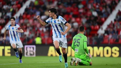 Carlos Fern&aacute;ndez, delantero de la Real Sociedad que interesa a Granada CF y M&aacute;laga CF
