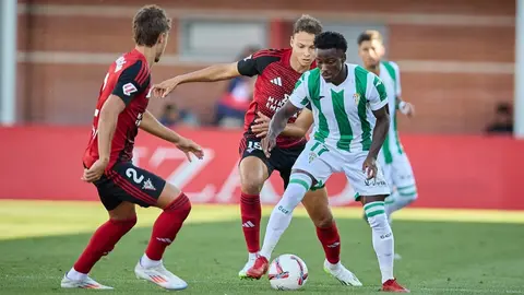 Imagen del encuentro de la primera jornada entre el CD Mirand&eacute;s y el C&oacute;rdoba CF